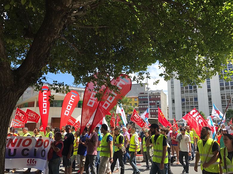 17-07-20 FolgaMetalManifaCorunha07.jpeg